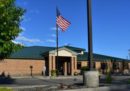 Picture of City Hall of Omak WA